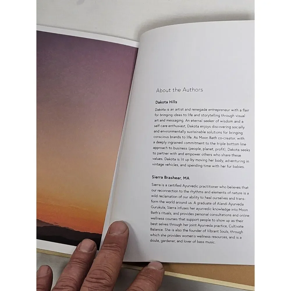 Moon Bath : Bathing Rituals and Recipes for Relaxation and Vitality - Picture 12 of 16